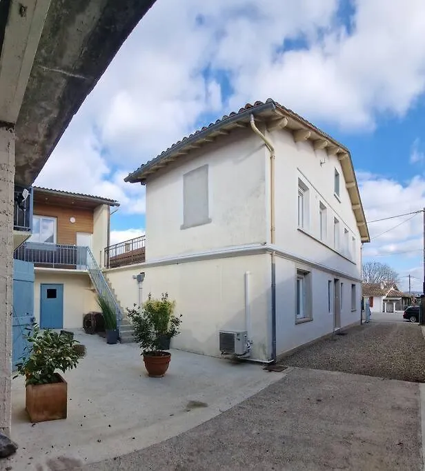Appartement Independant. Beaumont-de-Lomagne Francie